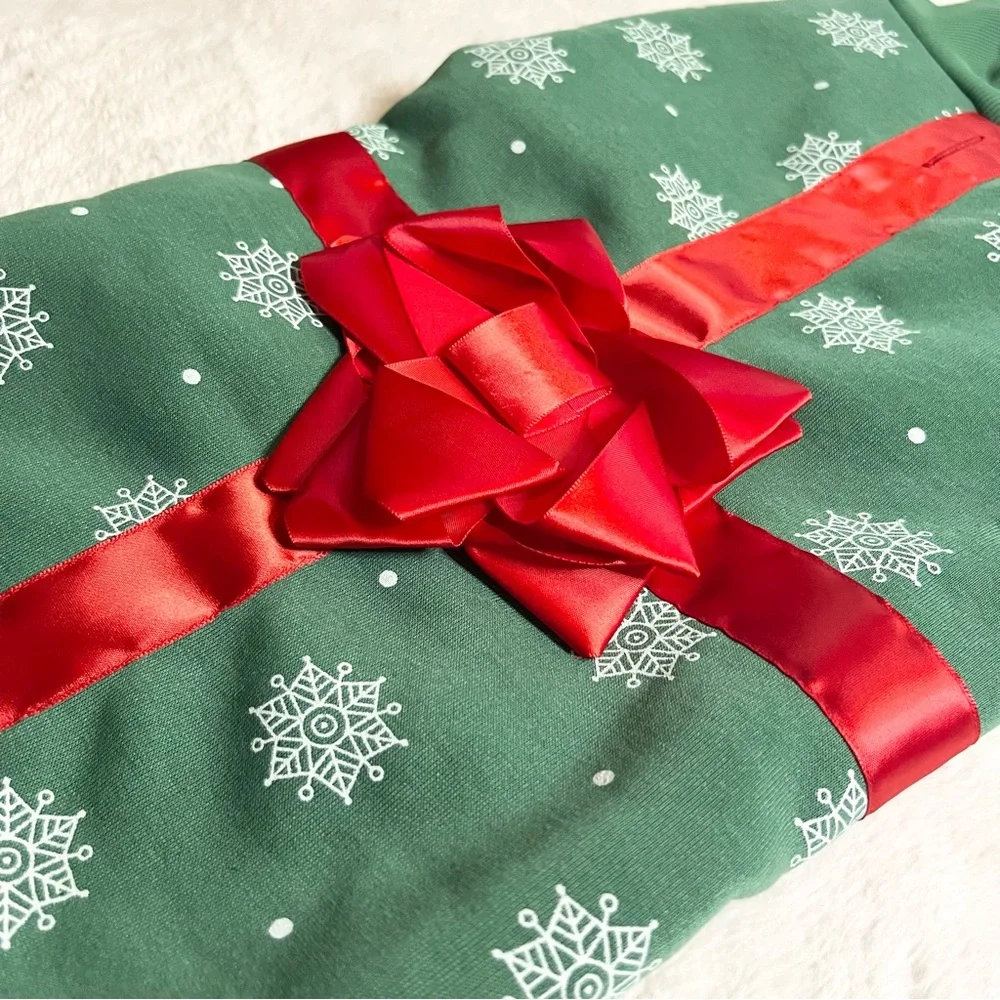 Christmas Present Festive Green Holiday Dog Sweater with Red Bow Size Large NWOT